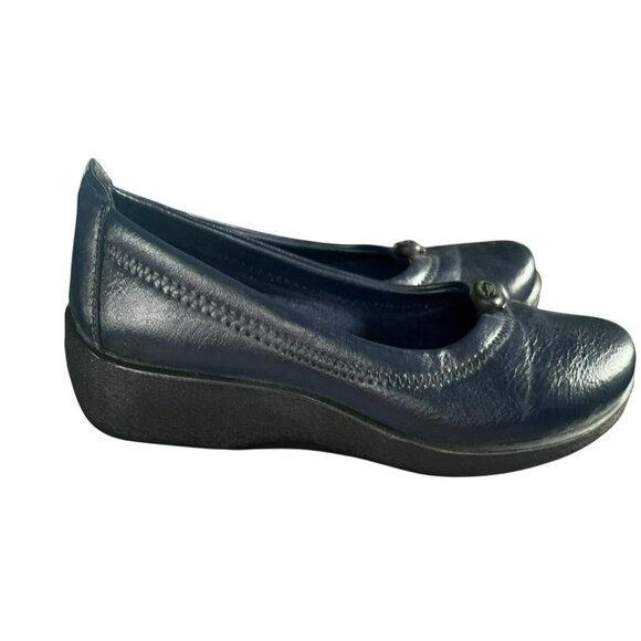 Patrizia By Spring Step Womens Size 7 Navy Leather Comfort Flats With Button - Picture 4 of 6